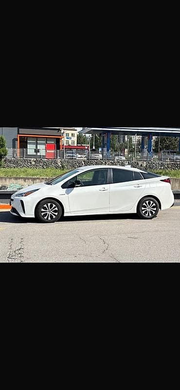 bmw 528: Toyota Prius: 2022 г., 1.8 л, Вариатор, Гибрид, Хэтчбэк — 3