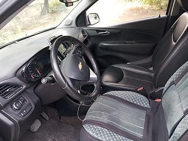 Продажа авто: Chevrolet Spark: 2017 г., 1 л, Автомат, Бензин, Хэтчбэк — 3