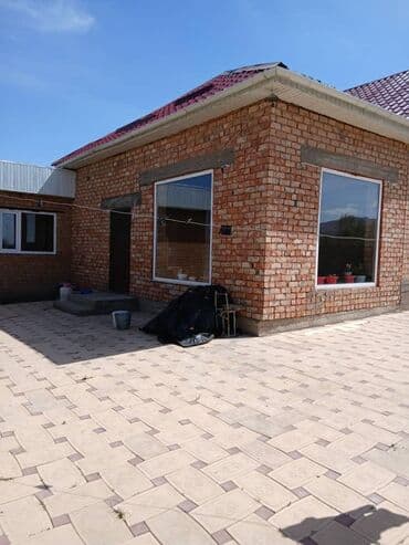 дом барачного типа бишкек: Дом, 1000 м², 5 комнат, Собственник — 2