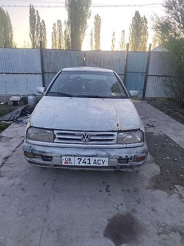 токмок разное: Volkswagen Vento: 1992 г., Седан — 1