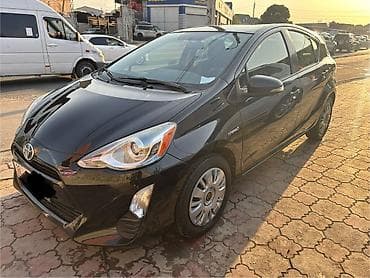 Toyota Prius: 2016 г., 1.5 л, Автомат, Гибрид, Купе