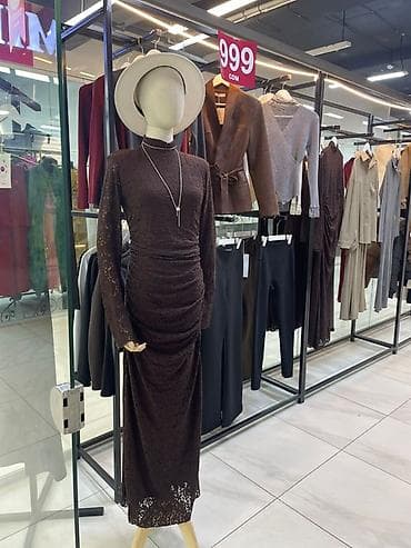 сдаю пол бутика: Продажа магазинов В торговом центре, 31 м², 3 этаж — 3