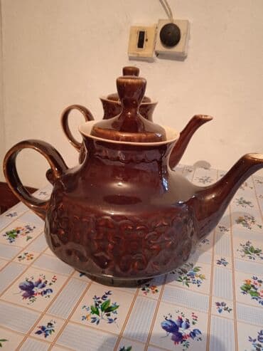 Продам 2 больших чайника at lalafo.kg Продам 2 больших чайника