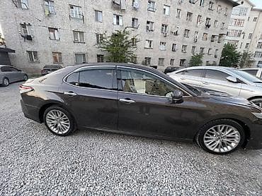 Toyota Camry: 2018 г., 2.5 л, Автомат, Бензин, Седан — 8