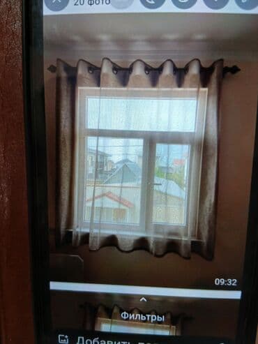 кухонный шторы: Шторы на люверсах выполнены в сдержанном коричневом оттенке, который — 1