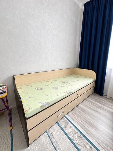 bunk bed: Односпальная кровать-кушетка с бортиком и выдвижными ящиками для — 1