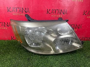 Передняя правая фара Toyota Оригинал