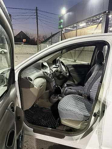 Унаа сатуу: Toyota Platz: 2003 г., 1.5 л, Автомат, Бензин, Седан — 10