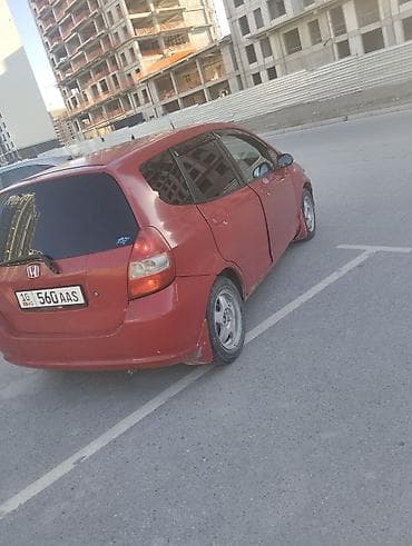 Honda Fit: 2001 г., 1.3 л, Автомат, Бензин, Хэтчбэк
