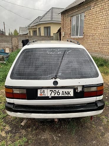 степ эреф 1: Volkswagen Passat: 1990 г., 1.8 л, Кол менен иштөөчү, Бензин, Хетчбек — 10