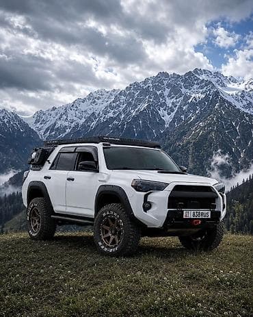 Toyota 4Runner: 2022 г., 4 л, Автомат, Бензин, Внедорожник