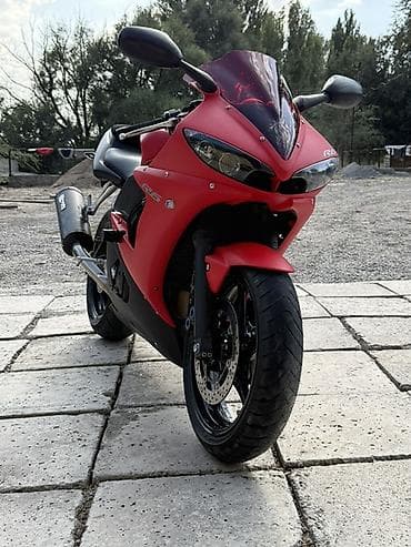 Спортивный мотоцикл Yamaha YZF‑R6 2004 года, без вложений все