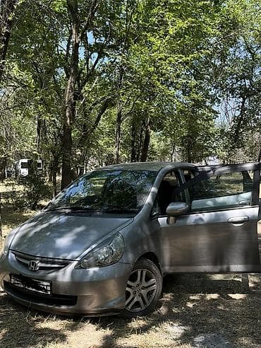 gd: Honda Fit: 2005 г., 1.5 л, Вариатор, Бензин, Хэтчбэк — 4