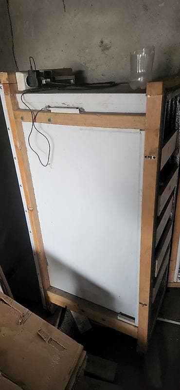 Ролики: Инкубатор Продаю новый самодельный на 250 или 300 яиц,внутри 5 лотков — 5