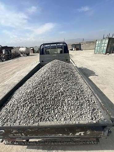 Щебень фракции 5–20 мм (возможны близкие фракции). Камень