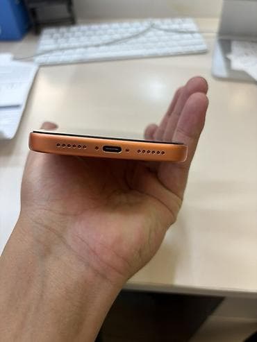 redmi note pro: Продаю Iphone 17ProMax в новом оранжевом цвете 256 gb E-sim Батарею — 3