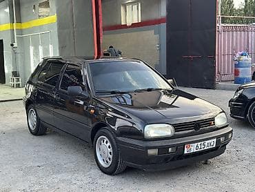 Volkswagen Golf: 1993 г., 1.8 л, Механика, Бензин, Хэтчбэк