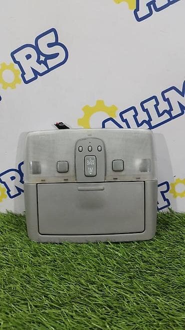 Lexus RX300 v-3.0 2000 год салонная люстра