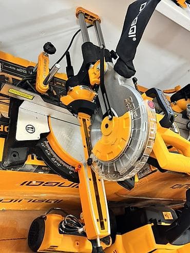 дедский стул: Торцовочная электропила Новый, 255 мм, 2200 Вт, Беcщеточная, Самовывоз, Бесплатная доставка — 1