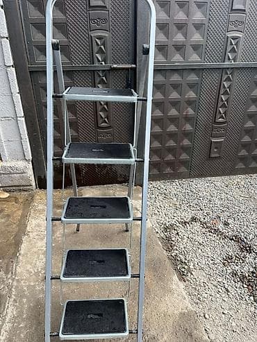 Стремянка складная, металлическая, 5 ступеней.
- где-то 160см at lalafo.kg Стремянка складная, металлическая, 5 ступеней.
- где-то 160см