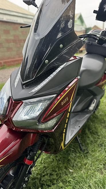 t 25: Тип скутера 150 куб. см, Бензин, Новый — 4