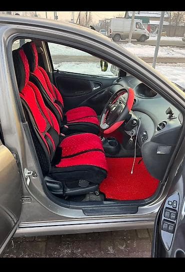 corolla spacio: Toyota Vitz: 2000 г., 1.3 л, Автомат, Бензин, Хэтчбэк — 2