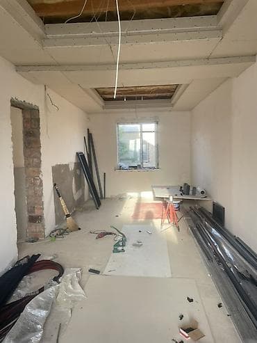 4 bedroom: Продаётся одноэтажный кирпичный дом с участком. Основные — 9
