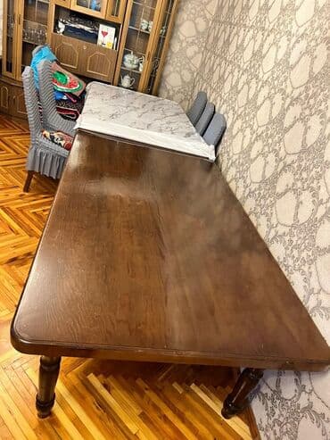 стол с вытяжкой: Большой стол из массива дерева с фигурными ножками.Прочная конструкция — 1