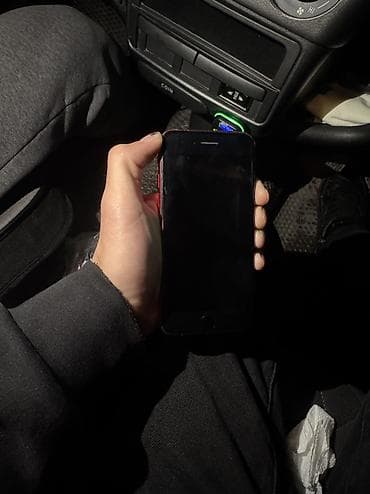 mi 10 pro: IPhone SE 2020, Б/у, 128 ГБ, Красный — 4