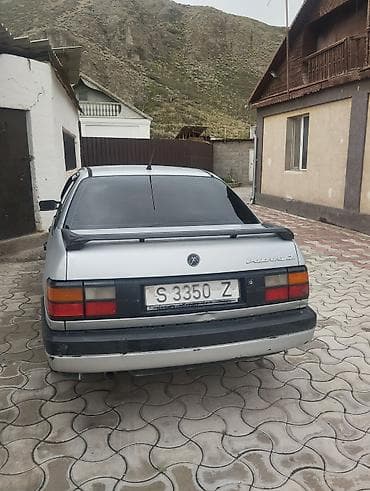 kia sephia: Volkswagen Passat: 1988 г., 1.8 л, Механика, Бензин, Седан — 1