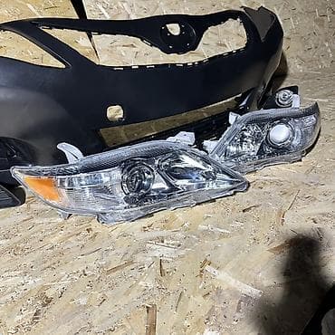 toyota фара: Комплект передних фар Toyota — 3