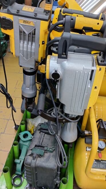 Отбойник Рольф 1800кват 11 кг 220v 6 месяцев сервисное обслуживание