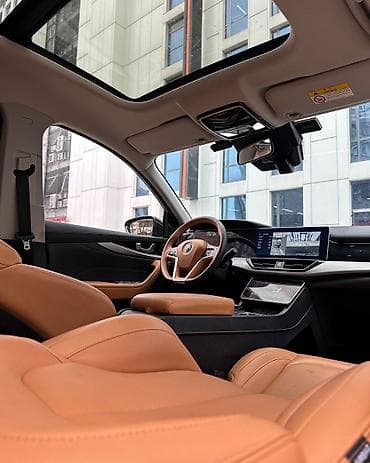 geely e5: Weltmeister W6, 2021 г., 74000 км, Передний, В наличии — 6
