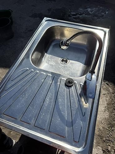 Кухонная мойка с тумбой и смесителем - Встроенная нержавеющая мойка