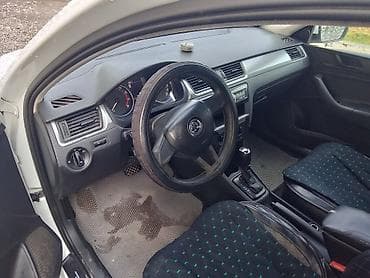 x5 2018: Skoda Rapid: 2016 г., 1.6 л, Автомат, Бензин, Лифтбек — 3