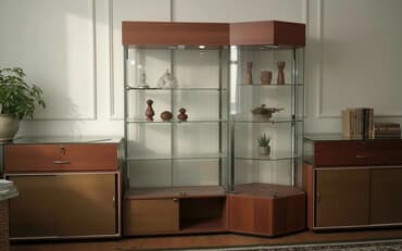 Витрины для ювелирных изделий, большое количество_ Адрес Мкр