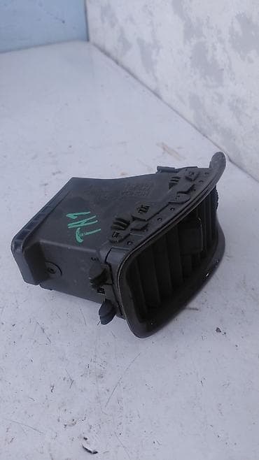 дефлекторы: Дефлектор воздуховода Honda 2001 г., Б/у, Оригинал, Япония — 1