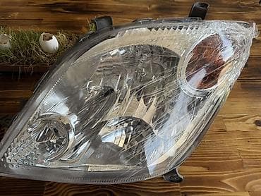 ist: Комплект передних фар Toyota 2004 г., Новый, Аналог — 1
