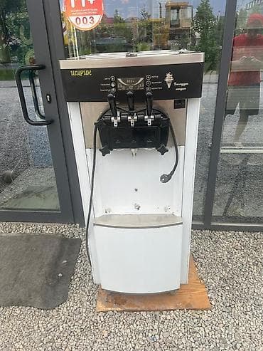 Аппарат для мягкого мороженого, напольный, с тремя рычагами (2 вкуса + — 4