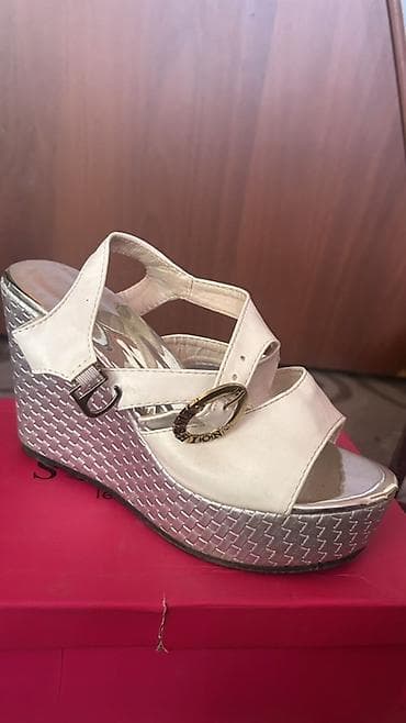 Женские босоножки на танкетке - Цвет: молочный/айвори с серебристой