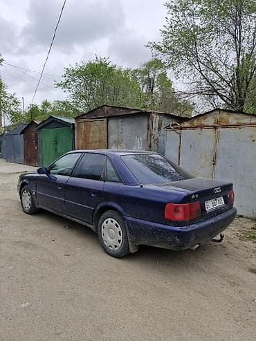 Audi A6: 1994 г., 2 л, Механика, Бензин, Седан