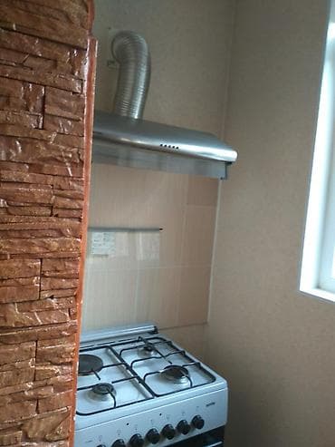 Светлая комната с окном на город. Внутри: - двуспальная кровать с — 9