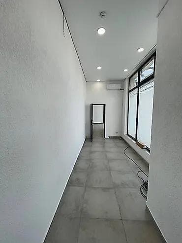 первая линия под бизнес: Сдаю Аренда офисов, В жилом комплексе, С видом на горы, 1 линия, С — 4