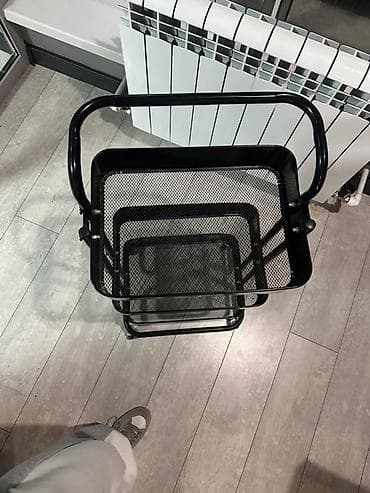 Текчелер, стеллаждар, секичелүү койгучтар: Гүлдөр үчүн секичелүү текче, Темир — 2