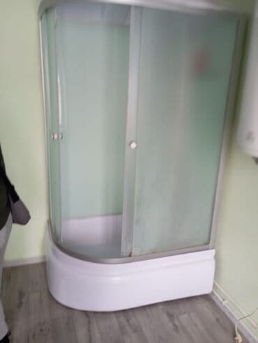 салоны в аренду: 5 м², 3 комнаты, Парковка, Забор, огорожен — 6