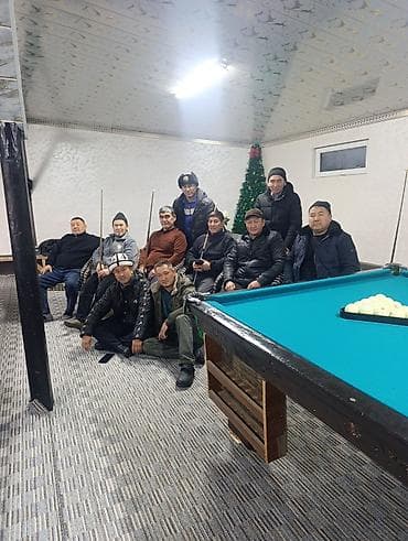спорт товары оптом бишкек: Бильярдный стол с комплектом аксессуаров. - Игровое поле с зелёным — 3