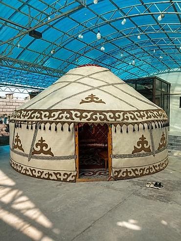 Боз үй: Боз үйлөрдү ижаралоо, Каркасы Жыгач, 75 баш, Казан, Идиш-аяк, Полу менен — 4