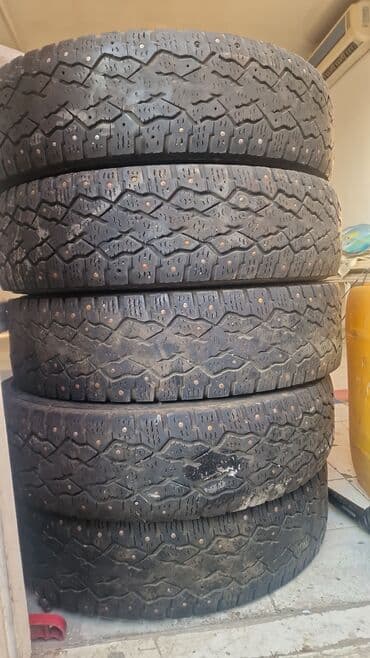 купить шипы для шин: Продаю шины зимние R16 c — 8