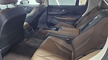 m5 e60: Dongfeng : 2021 г., 2 л, Автомат, Электромобиль, Седан — 9