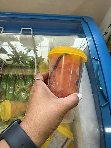 Многоразовые пластиковые стаканы с крышкой и трубочкой для